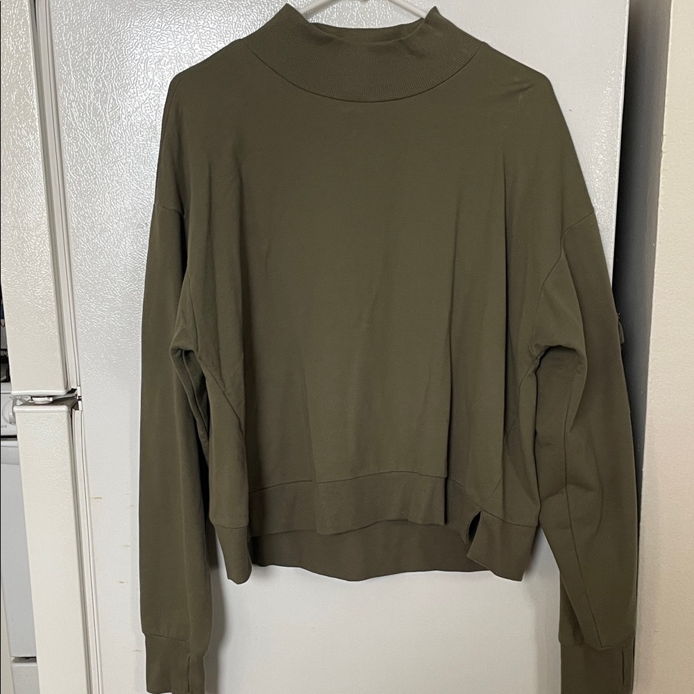 Target Olive Green Women's Long Sleeve Top‎ Arm Pocket Thumb holes